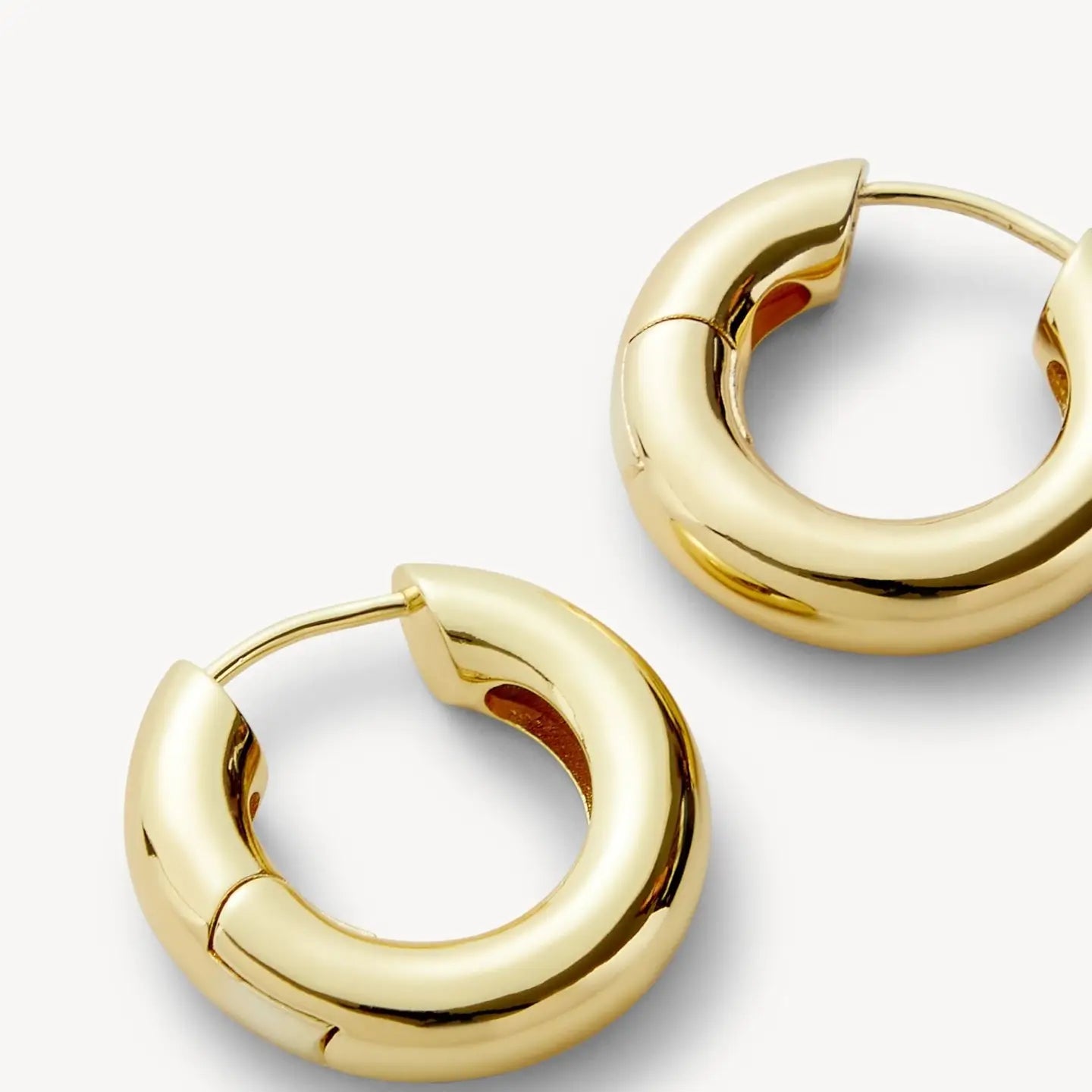chunky hoops in gold