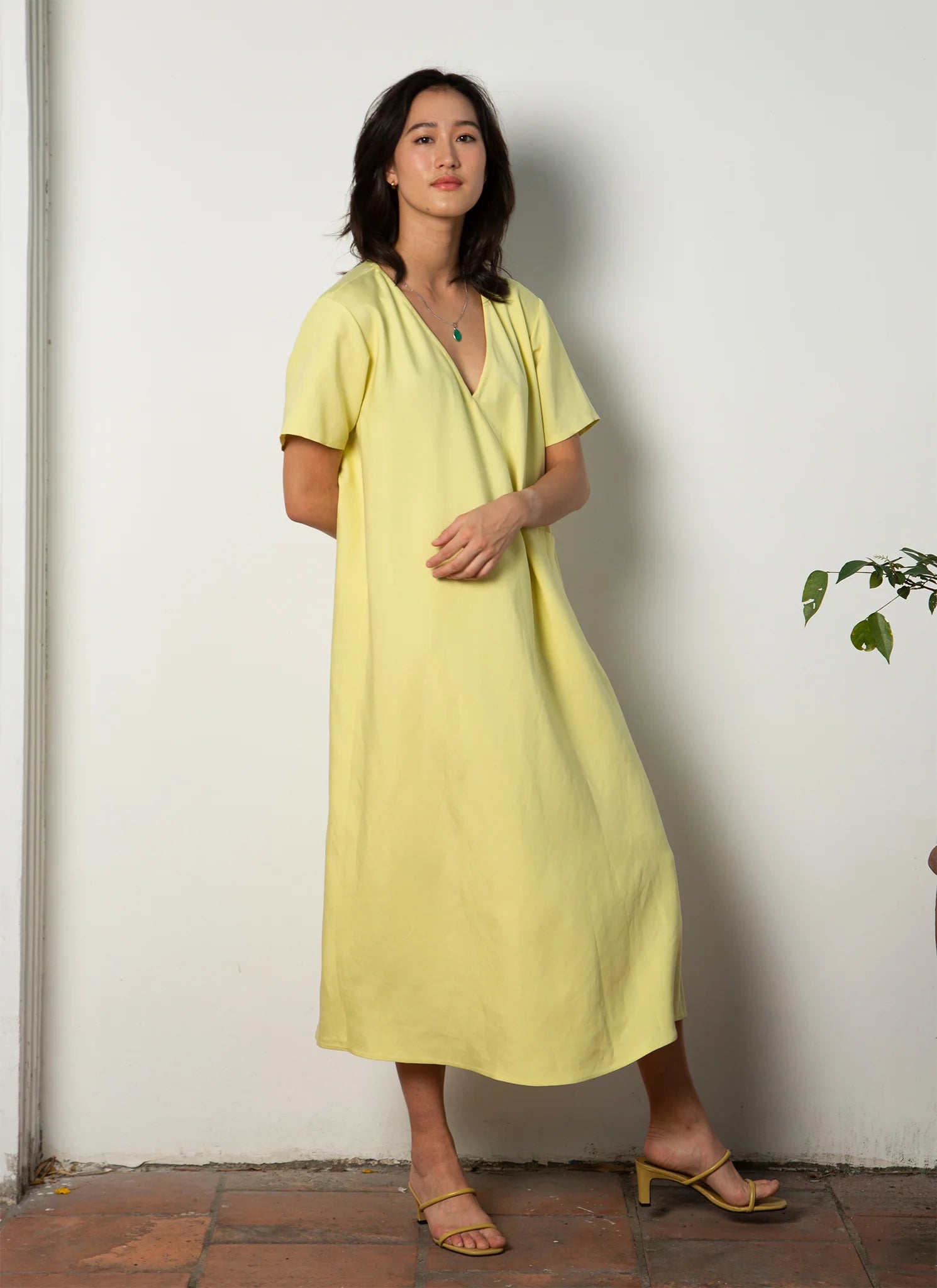 mango short sleeve v pocket dress